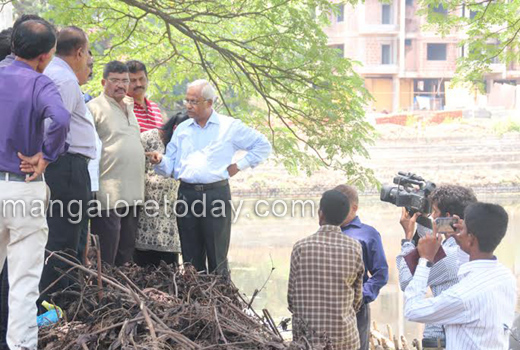 MLA JR Lobo inspects Gujjarakere lake 1